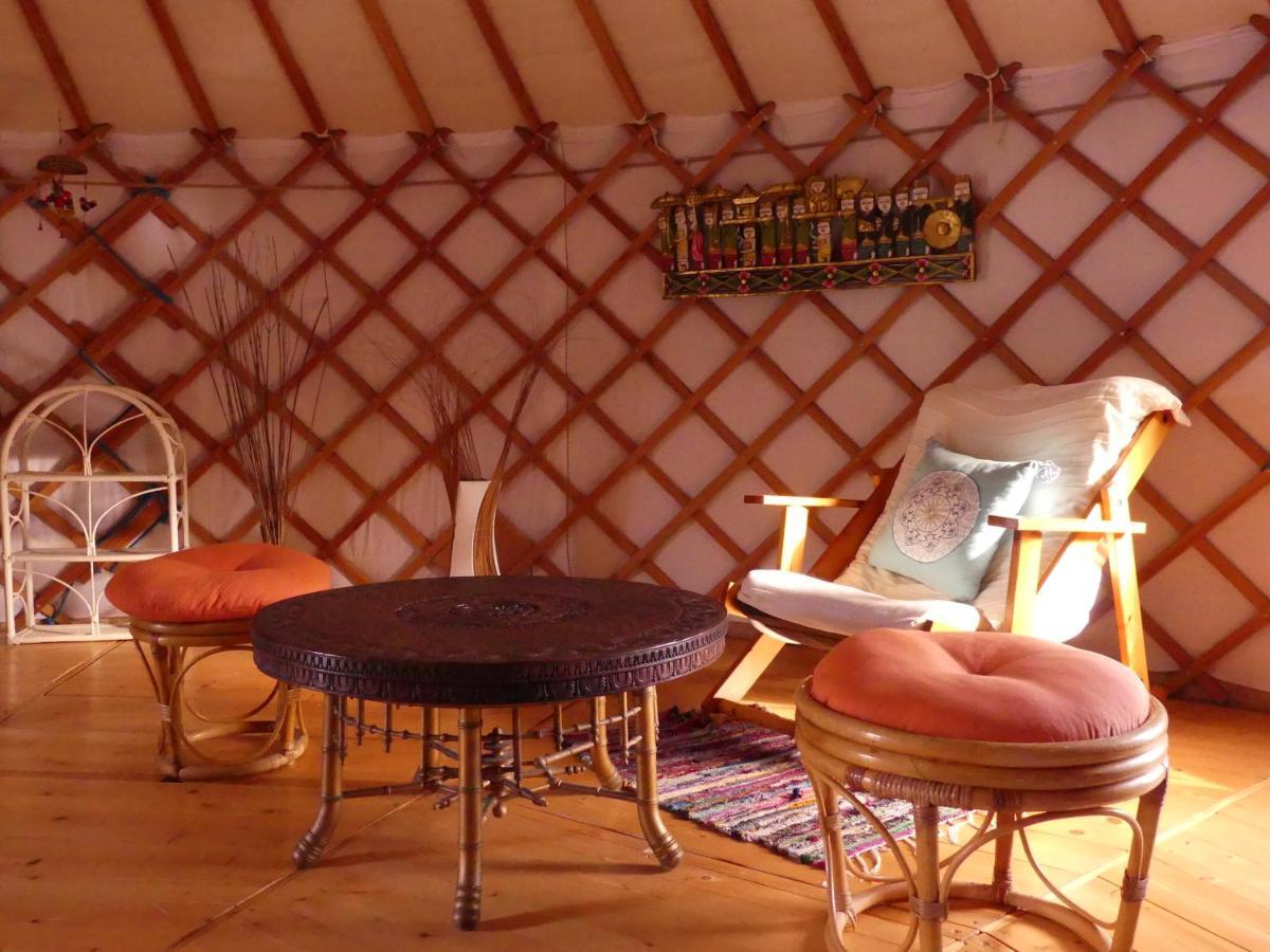 Les Yourtes D'Hotes Plouguiel Buitenkant foto