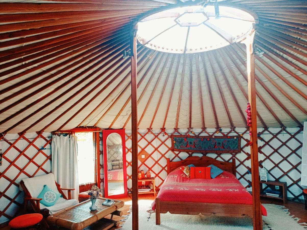 Les Yourtes D'Hotes Plouguiel Buitenkant foto
