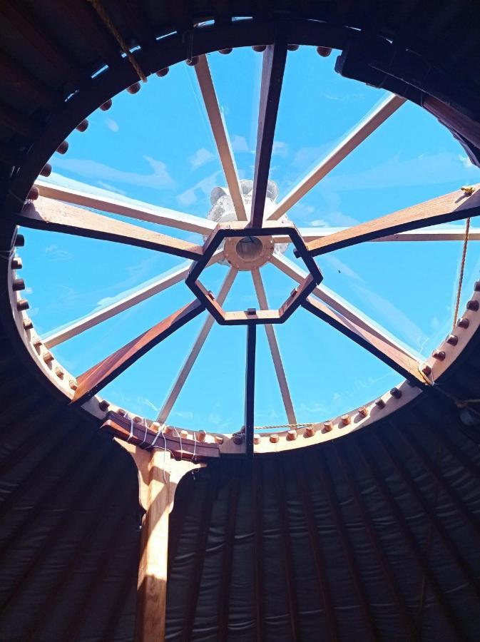 Les Yourtes D'Hotes Plouguiel Buitenkant foto
